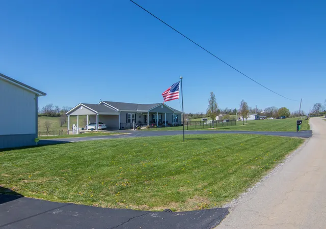 Photo 3 of Single family home for sale at 386 Oakland Ln, Harrodsburg, KY 40330 | MLS# 26006621 | Listing updated on 2026-06-03