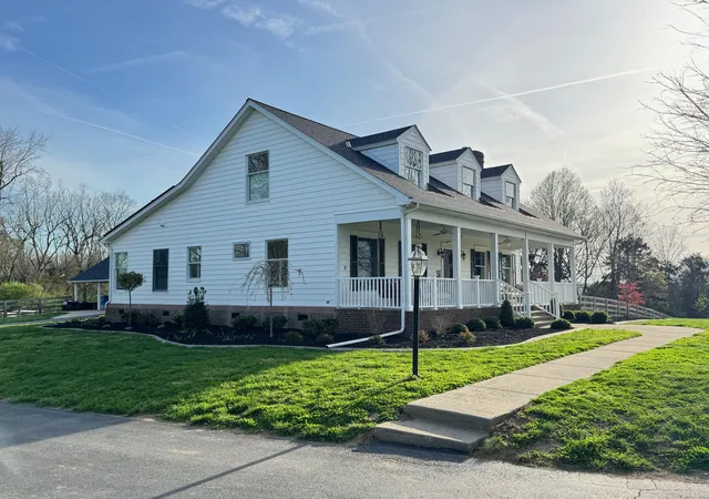Photo 4 of Single family home for sale at 2447 Hall Rd, Nicholasville, KY 40356 | MLS# 26006438 | Listing updated on 2026-05-06