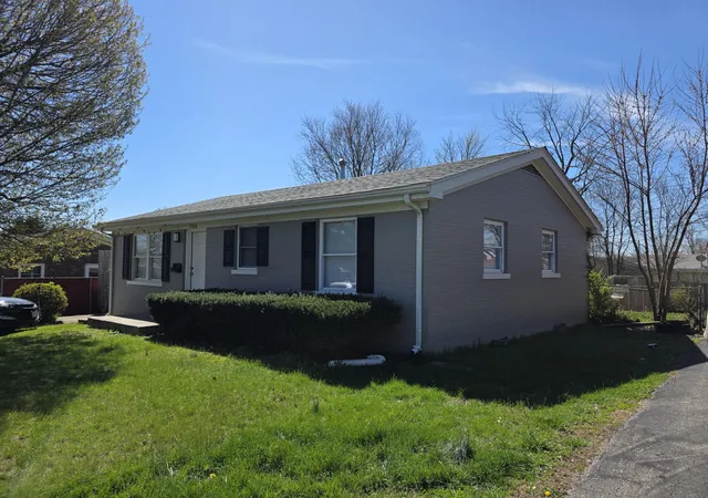 Homes for sale in Lexington, KY | 1706 Knoxville Ct, Lexington, KY 40505 | MLS# 26006562