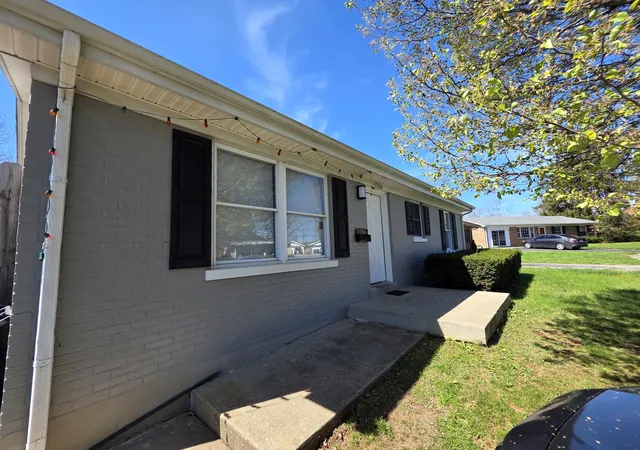 Homes for sale in Lexington, KY | 1706 Knoxville Ct, Lexington, KY 40505 | MLS# 26006562