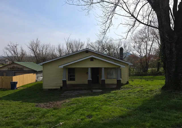 2nd image of 105, 103, 120 Nutwood Rd #A & B, Middlesboro, KY 40965 | MLS# 26006515