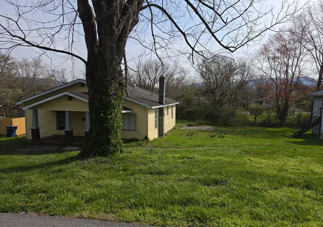 Photo 3 of Townhouse for sale at 105, 103 120 Nutwood Rd #A & B, Middlesboro, KY 40965 | MLS# 26006515 | Listing updated on 2026-03-30