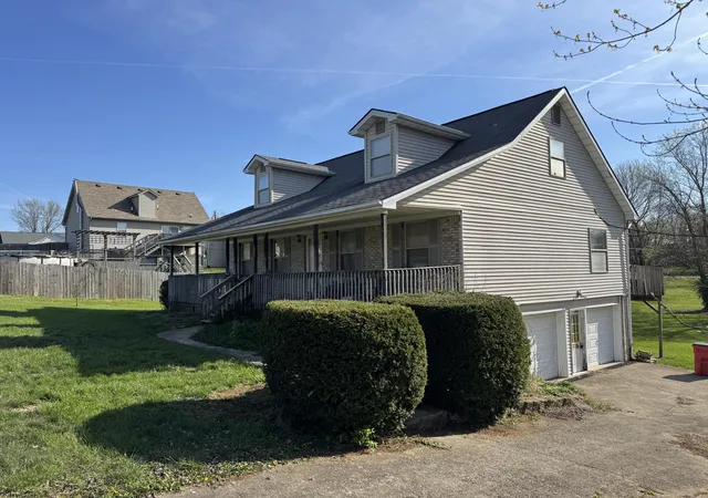 Photo 1 of Single family home for sale at 105 Waverly Ln, Frankfort, KY 40601 | MLS# 26006550 | Listing updated on 2026-05-03