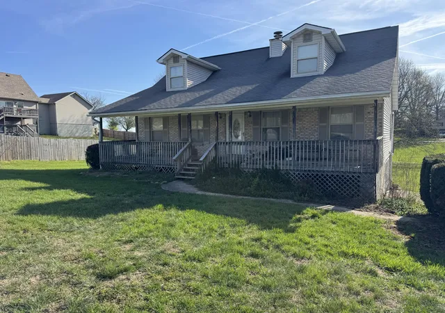 Photo 2 of Single family home for sale at 105 Waverly Ln, Frankfort, KY 40601 | MLS# 26006550 | Listing updated on 2026-05-03