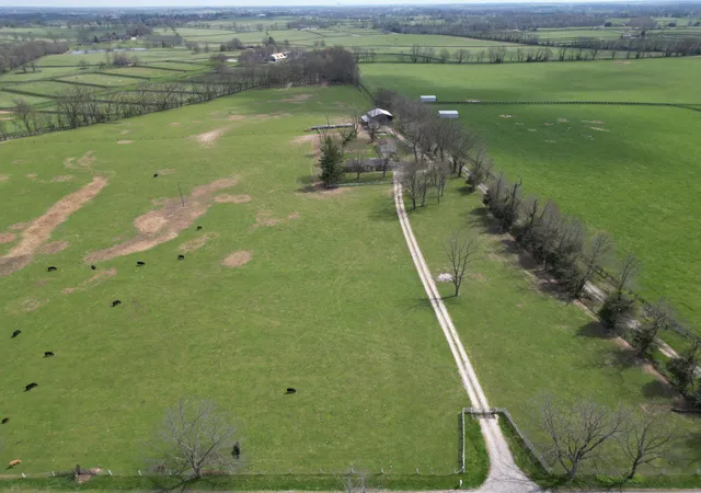 Photo 4 of Sale Pending at 1116 Hedden Rd, Versailles, KY 40383 | MLS# 26006745 | Listing updated on 2026-10-13