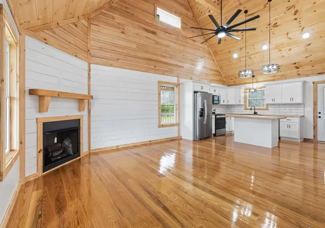 Homes for sale in Jamestown, KY | 197 Pumpkin Creek Cir, Jamestown, KY 42629 | MLS# 26006584
