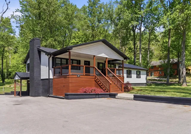 Homes for sale in Lancaster, KY | 597 Herrington Haven Rd, Lancaster, KY 40444 | MLS# 26006623