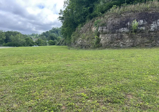 Photo 2 of Land for sale at 00 Hwy 421 Richmond Rd, Manchester, KY 40962 | MLS# 26006622 | Listing updated on 2026-06-11