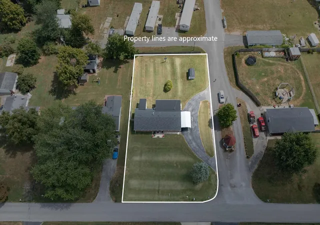 Homes for sale in Paris, KY | 1210 Peacock Rd, Paris, KY 40361 | MLS# 26006704
