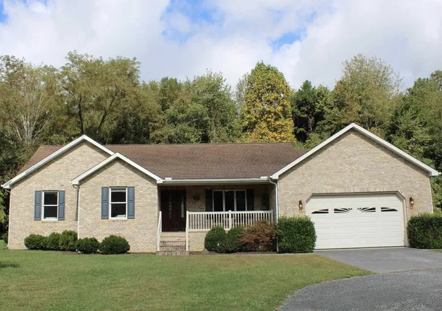Photo 1 of Single family home for sale at 27 Valhalla Ave, Jenkins, KY 41537 | MLS# 26006640 | Listing updated on 2026-04-01