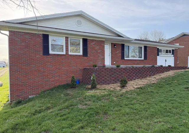 Homes for sale in Paris, KY | 1051 Bethlehem Rd, Paris, KY 40361 | MLS# 26006781