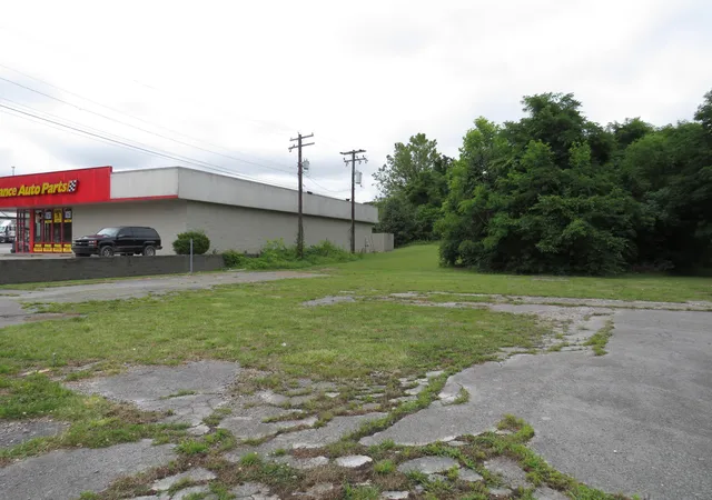 Photo 2 of Land for sale at 1703 N Main St, London, KY 40741 | MLS# 26006762 | Listing updated on 2026-04-01