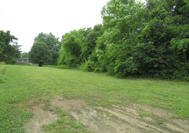 Photo 3 of Land for sale at 1703 N Main St, London, KY 40741 | MLS# 26006762 | Listing updated on 2026-04-01
