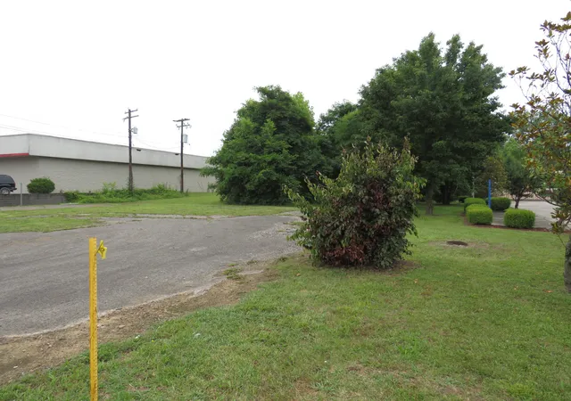 Photo 4 of Land for sale at 1703 N Main St, London, KY 40741 | MLS# 26006762 | Listing updated on 2026-04-01