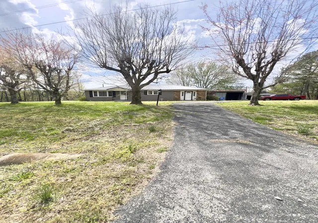 Photo 1 of Single family home for sale at 20467 N Greenville Rd, White Plains, KY 42464 | MLS# 26006832 | Listing updated on 2026-04-02