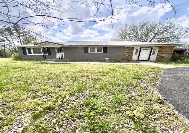 Photo 3 of Single family home for sale at 20467 N Greenville Rd, White Plains, KY 42464 | MLS# 26006832 | Listing updated on 2026-04-02