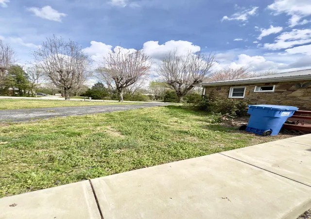 Photo 4 of Single family home for sale at 20467 N Greenville Rd, White Plains, KY 42464 | MLS# 26006832 | Listing updated on 2026-04-02
