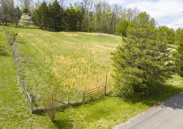 Homes for sale in Monticello, KY | 199 Lynne Dr, Monticello, KY 42633 | MLS# 26006941