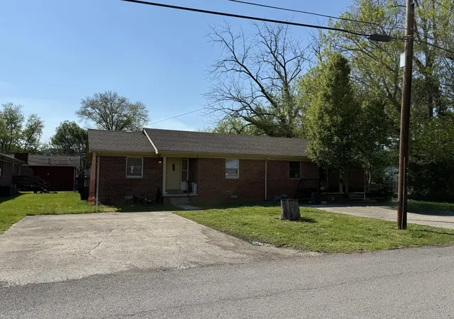 Homes for sale in Middlesboro, KY | 414 S 24th St, Middlesboro, KY 40965 | MLS# 26007215