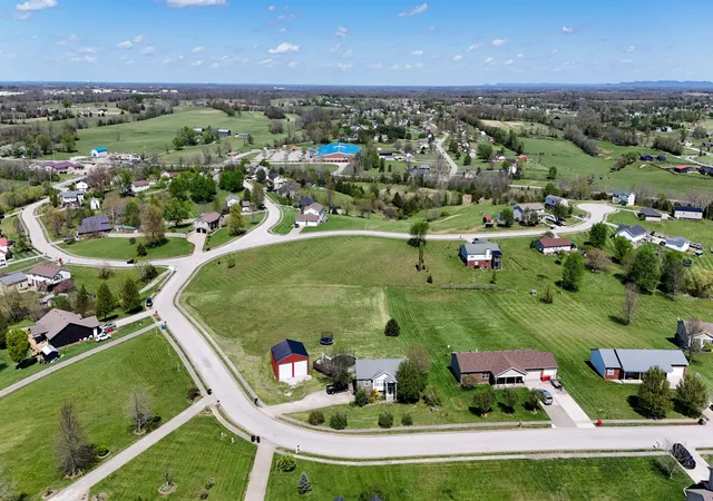 Photo 4 of Sale Pending at 204 Saddle Brk Ct, Berea, KY 40403 | MLS# 26007344 | Listing updated on 2026-08-24