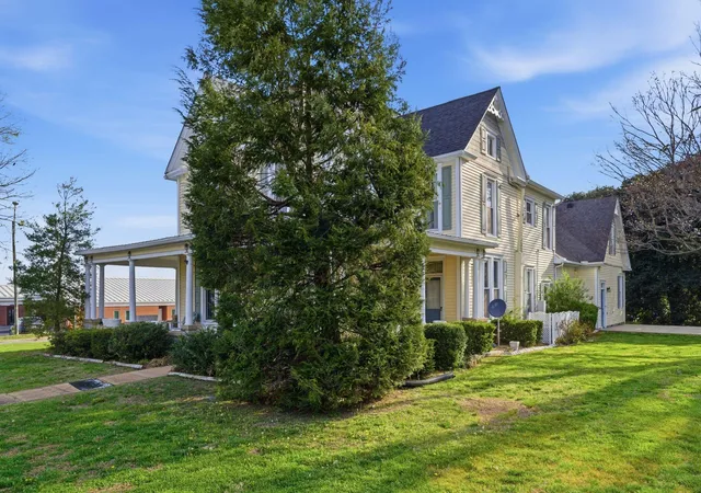 2nd image of 601 Jamestown St, Columbia, KY 42728 | MLS# 26007044