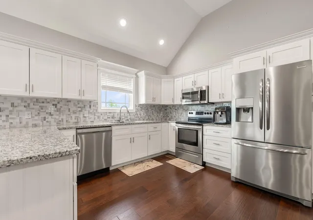 Photo 3 of Single family home for sale at 413 Natures Valley Dr, Somerset, KY 42503 | MLS# 26007148 | Listing updated on 2026-10-09