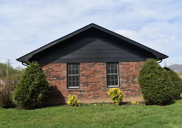 3rd image of 3306 W Cumberland Ave, Middlesboro, KY 40965 | MLS# 26006987