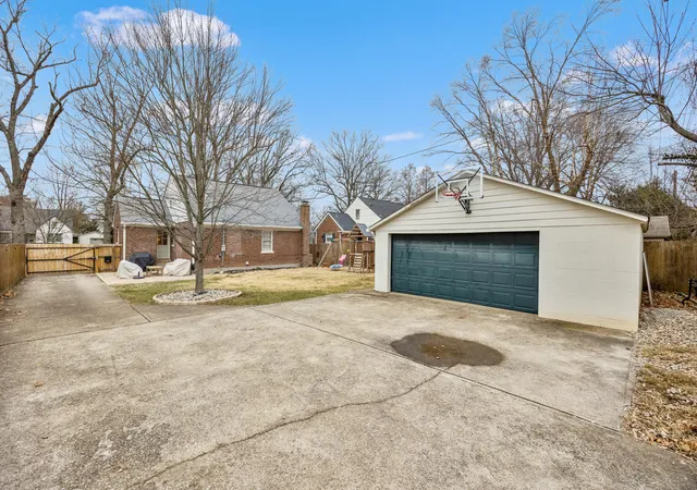 42nd image of 428 Henry Clay Blvd, Lexington, KY 40502 | MLS# 26007042