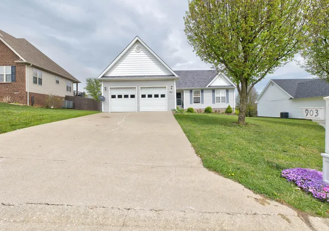 Photo 3 of Single family home for sale at 903 Equestrian Way, Mount Sterling, KY 40353 | MLS# 26007053 | Listing updated on 2026-05-04