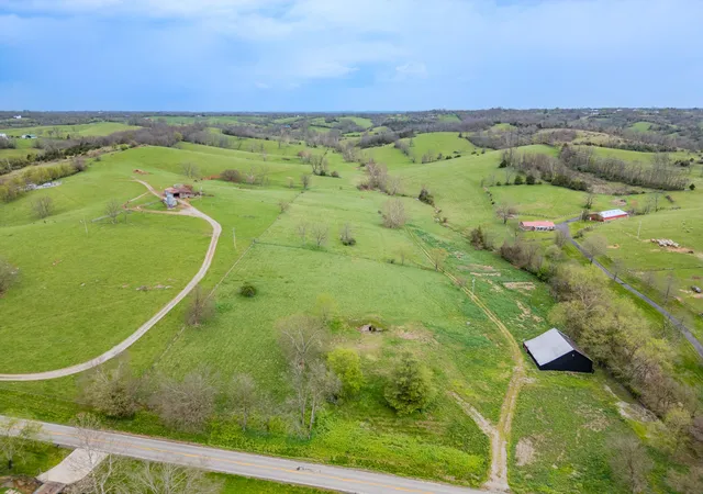 4th image of 2996 Irvine Rd, Winchester, KY 40391 | MLS# 26007067