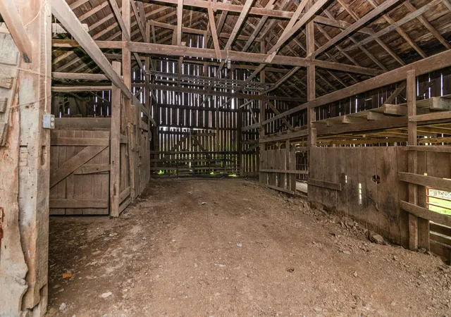 4th image of 3056 Irvine Rd, Winchester, KY 40391 | MLS# 26007074
