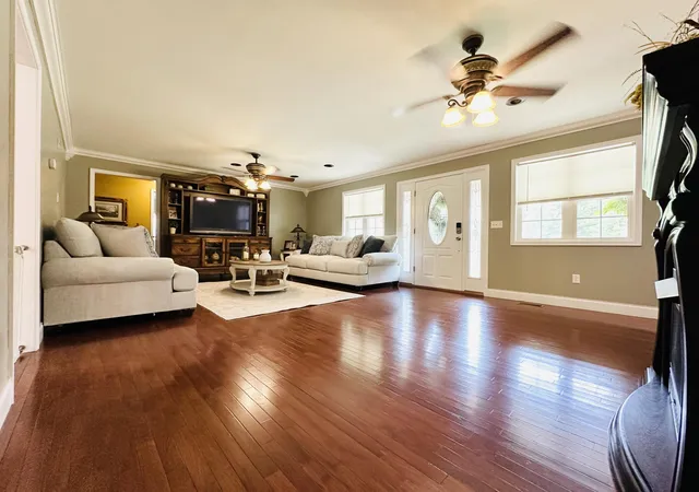 Photo 3 of Single family home for sale at 174 Collins Gibson Rd, Manchester, KY 40962 | MLS# 26007086 | Listing updated on 2026-09-01