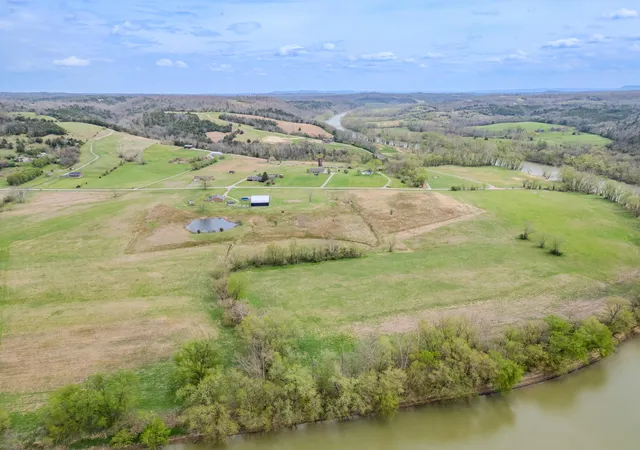 3rd image of 3925 Jackson Ferry Rd, Winchester, KY 40391 | MLS# 26007287