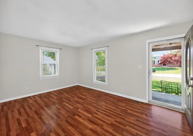 Homes for sale in Lawrenceburg, KY | 107 Cardinal Dr, Lawrenceburg, KY 40342 | MLS# 26007408