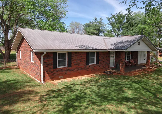 Homes for sale in Monticello, KY | 202 Willa Dr, Monticello, KY 42633 | MLS# 26007245