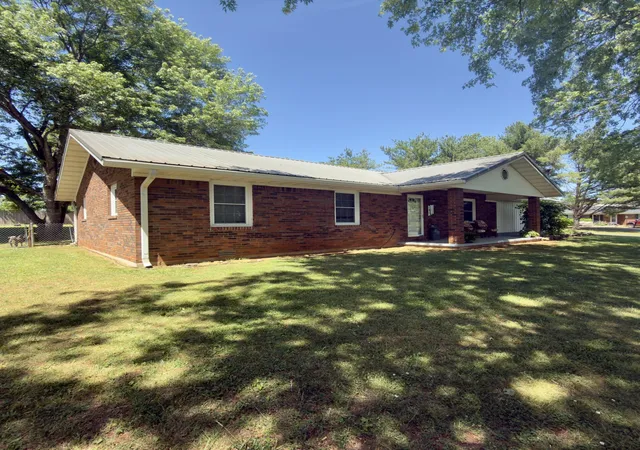 Homes for sale in Monticello, KY | 202 Willa Dr, Monticello, KY 42633 | MLS# 26007245