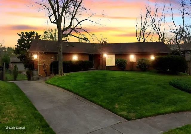 Photo 3 of Single family home for sale at 2044 Manor Dr, Lexington, KY 40502 | MLS# 26007329 | Listing updated on 2026-08-24