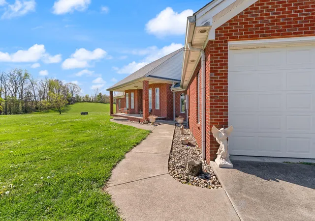 Homes for sale in Eubank, KY | 4211 Old Bull Rd, Eubank, KY 42567 | MLS# 26007464