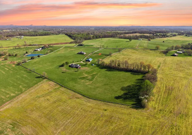 Homes for sale in Eubank, KY | 4211 Old Bull Rd, Eubank, KY 42567 | MLS# 26007464