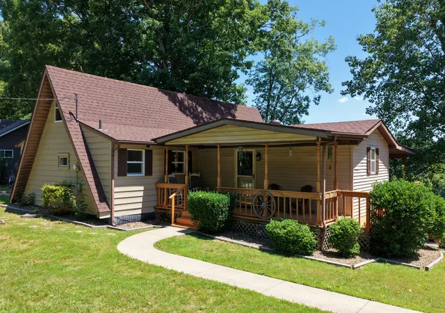 Homes for sale in Falls Of Rough, KY | 1129 Indian Ridge Rd, Falls Of Rough, KY 40119 | MLS# 26007364