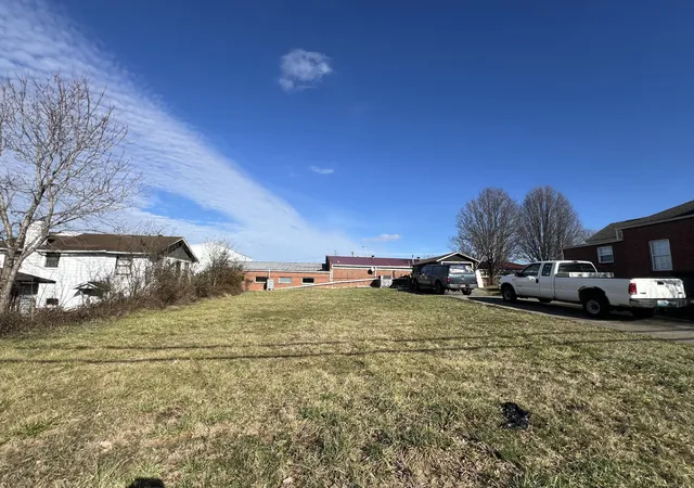Homes for sale in Corbin, KY | 905 S Kentucky Ave, Corbin, KY 40701 | MLS# 26007343