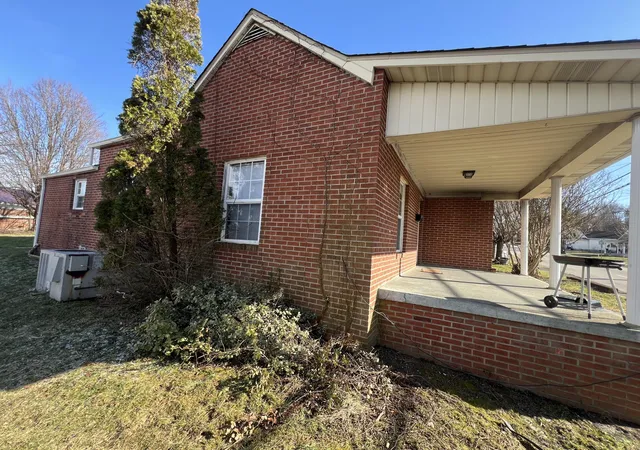 Photo 3 of Single family home for sale at 905 S Kentucky Ave, Corbin, KY 40701 | MLS# 26007343 | Listing updated on 2026-08-28