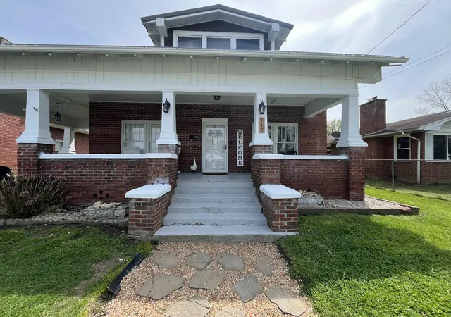 Homes for sale in Middlesboro, KY | 713 Exeter Ave, Middlesboro, KY 40965 | MLS# 26007393