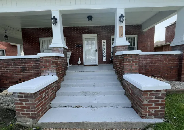 Homes for sale in Middlesboro, KY | 713 Exeter Ave, Middlesboro, KY 40965 | MLS# 26007393