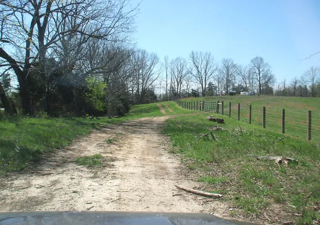 Photo 1 of Land for sale at 4000 W Bardstown Rd, Lawrenceburg, KY 40342 | MLS# 26007404 | Listing updated on 2026-04-09