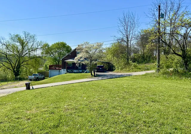 Photo 3 of Single family home for sale at 103 Harvey Ave, Somerset, KY 42501 | MLS# 26007684 | Listing updated on 2026-09-01