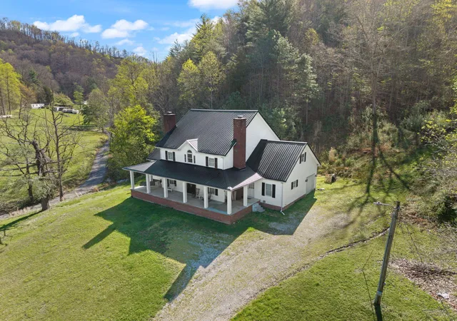 Homes for sale in Stanville, KY | 2431 Mare Creek Rd, Stanville, KY 41659 | MLS# 26007521