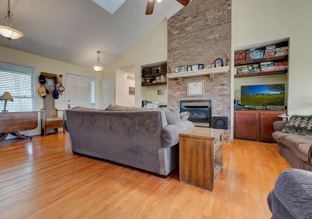 Photo 3 of Single family home for sale at 465 Morris Rd, Winchester, KY 40391 | MLS# 26007545 | Listing updated on 2026-04-14