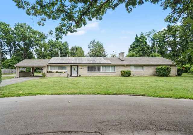 Homes for sale in Berea, KY | 114 Meadowlark Dr, Berea, KY 40403 | MLS# 26007547