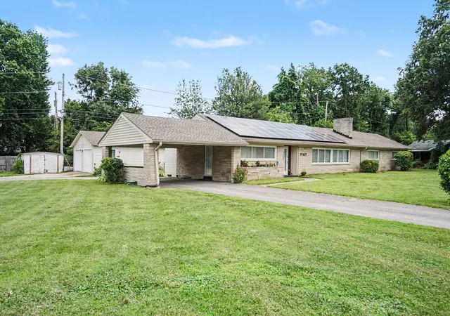 Homes for sale in Berea, KY | 114 Meadowlark Dr, Berea, KY 40403 | MLS# 26007547